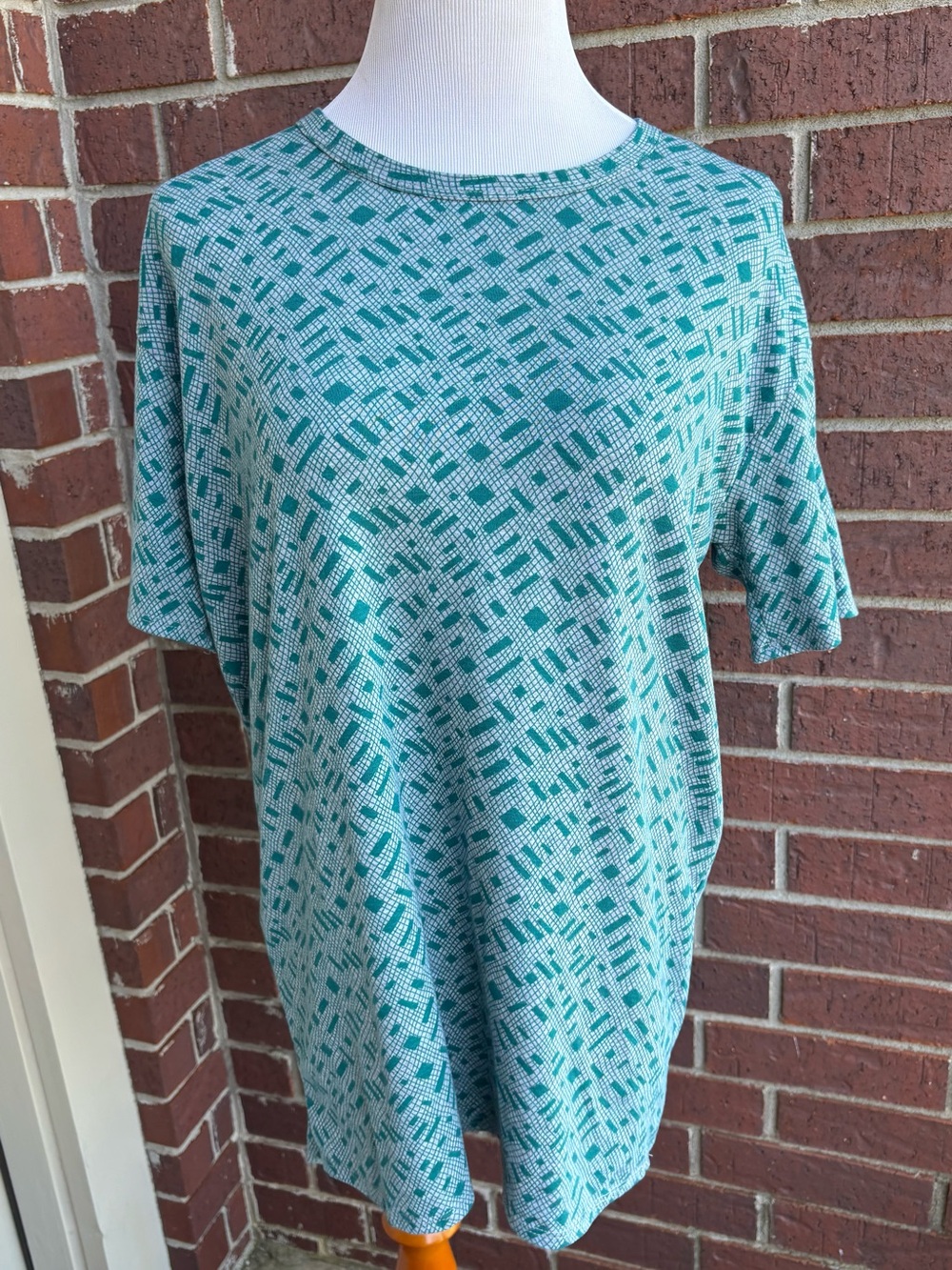 LuLaRoe Teal and White Short Sleeve Tee